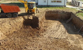 Рытье котлованов под фундамент в Торжке – цена от 2621 руб. за м3 | 2Землекопа-Трж
