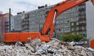 Вывоз строительного мусора с участка в Торжке недорого от 1573 руб. | 2Землекопа-Трж